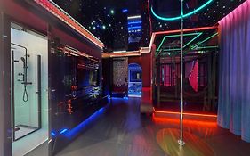 No Limits House - Apartament Bdsm Glamour